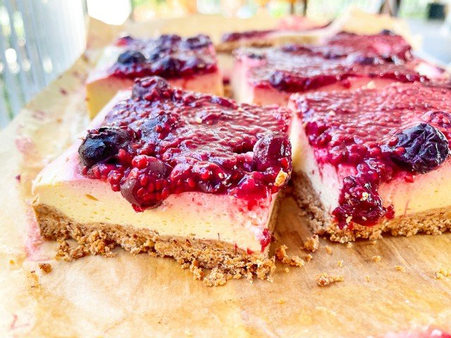 Fizzy Berry & Lemon Crème Slice